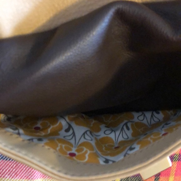 Emma Fox crossbody pebble leather two tone bag - Picture 8 of 8